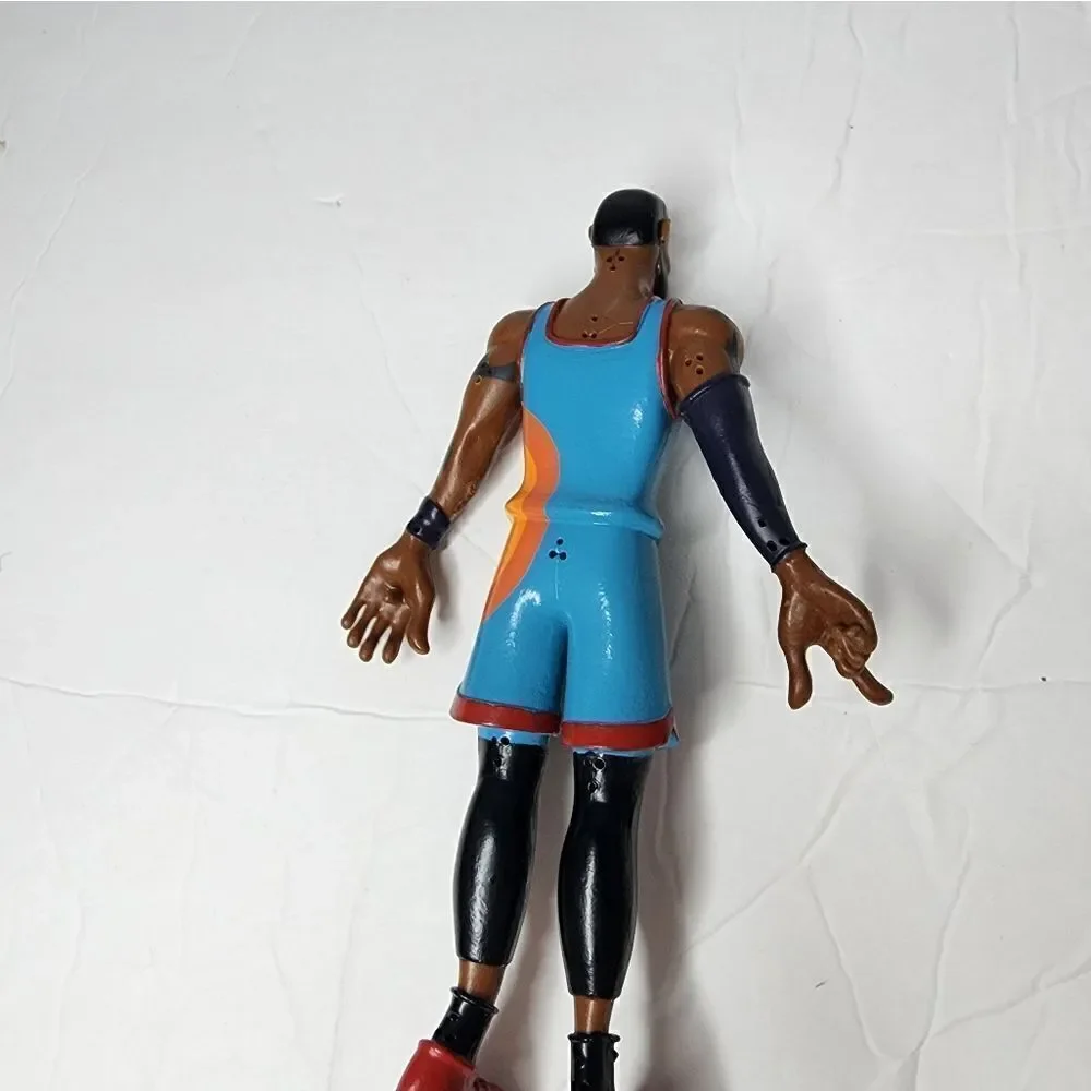 Space Jam A New Legacy Bendyfigs LEBRON JAMES Looney Tune Squad Bendable Figure